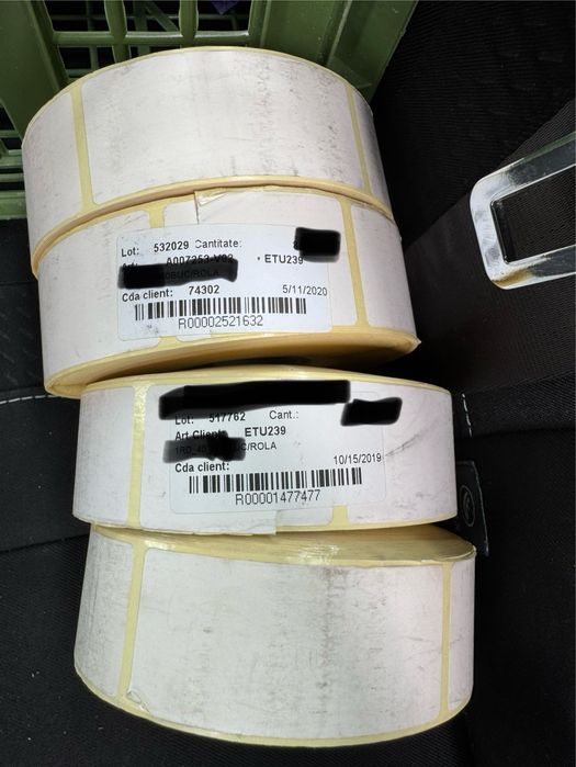 Rola etichete autoadezive 32x 73mm 900/buc