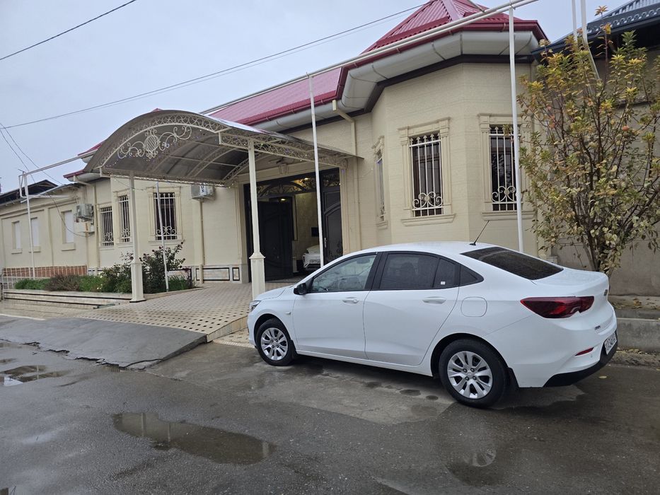 Срочна оникс LT сотилади