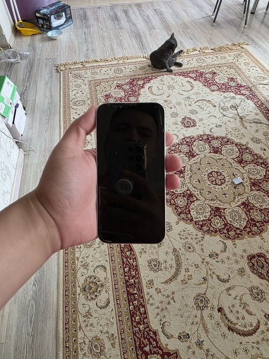 Продам iPhone 13 (Белый, 128 ГБ)