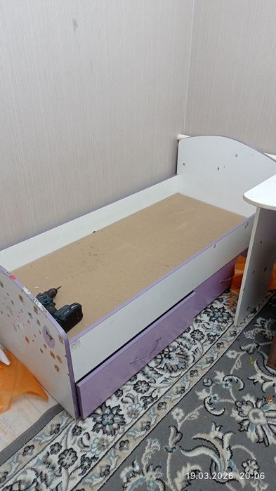 две детские кровати