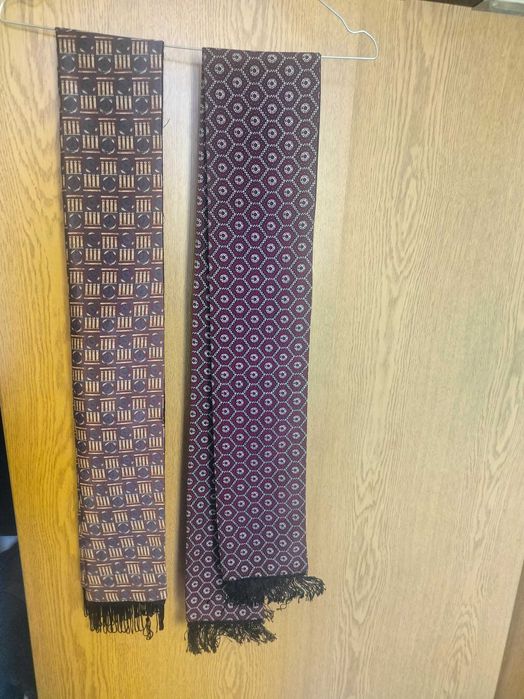 Елегантни мъжки копринени шалове