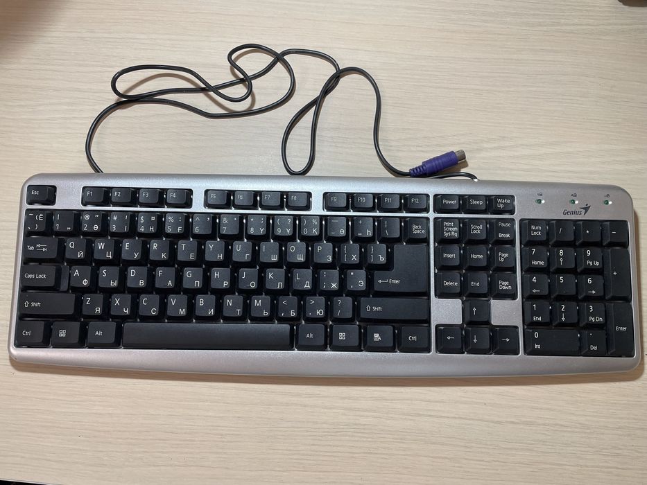 Продам клавиатуру Genius