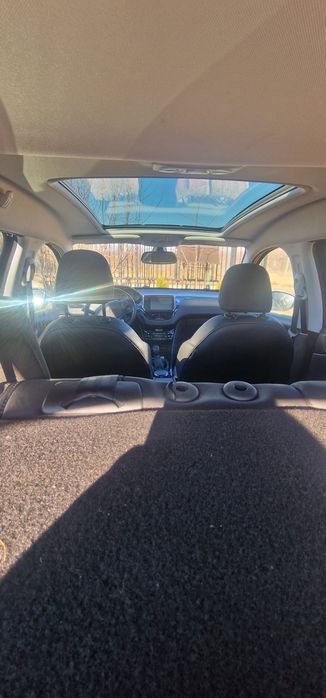 Peugeot 2008, an 2015,  1.6 Benzina