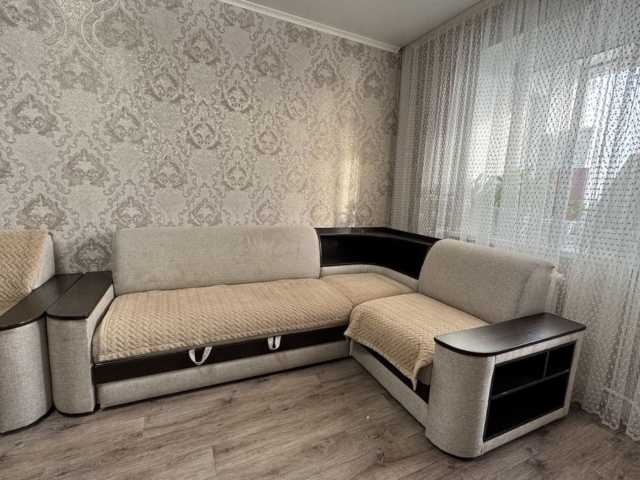 Продам диван угловой и кресло