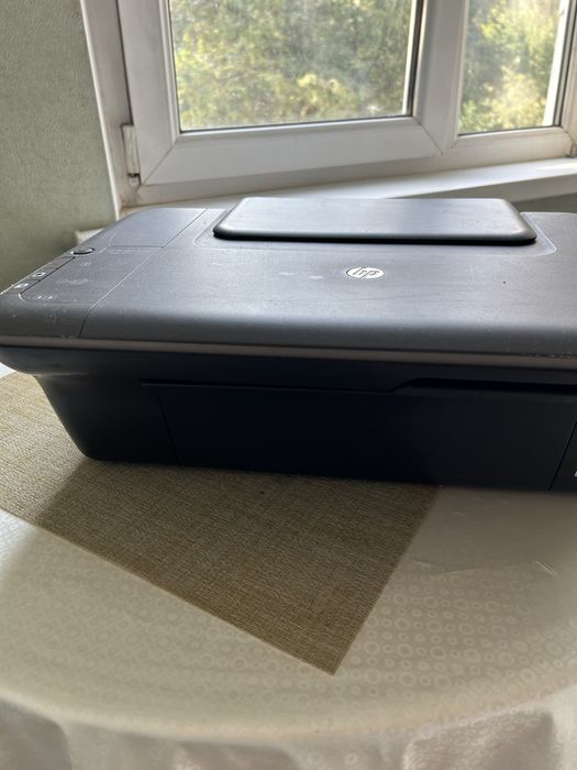Принтер и сканер HP DeskJet 1050
