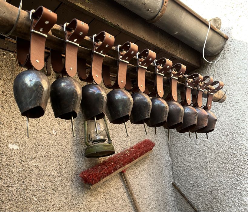 Хлопки, Чанове, Звънци