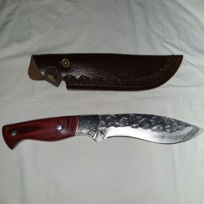 Vând cutit vanatoare și timp liber