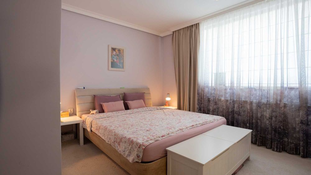 Продава се Четиристаен апартамент в Велико Търново, Стара част - 158 кв.м за 1361 €/кв.м - Снимка #14