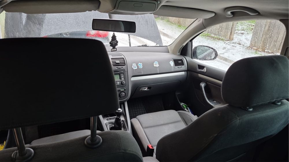 Vând Golf 5 1.9 TDI