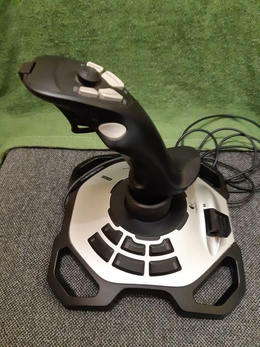 Продам джойстик Logitech extreme 3D pro