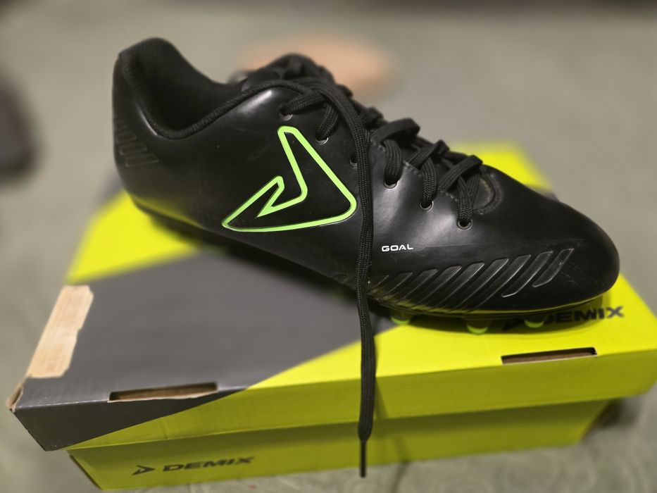 Бутсы Demix черные