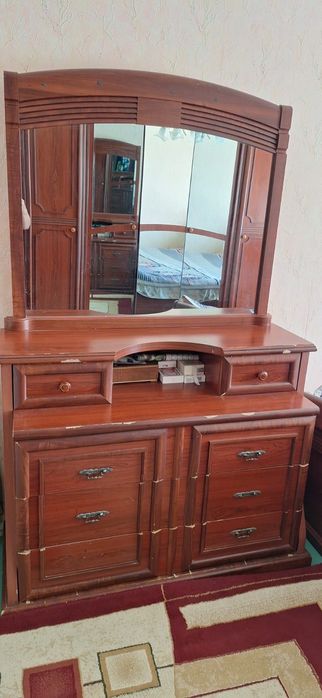 Срочно продам спальный гарнитур
