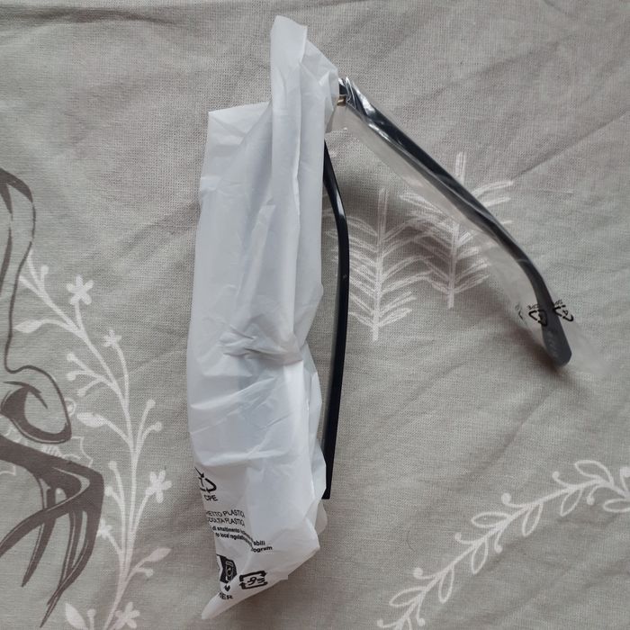 Vand ochelari de soare noi Adidas Originals - unisex(ultima pereche)