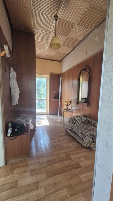 ЕТАЖ + ГАРАЖ + 1/4 ИД.Ч от двор 304 кв.м в Център Асеновград