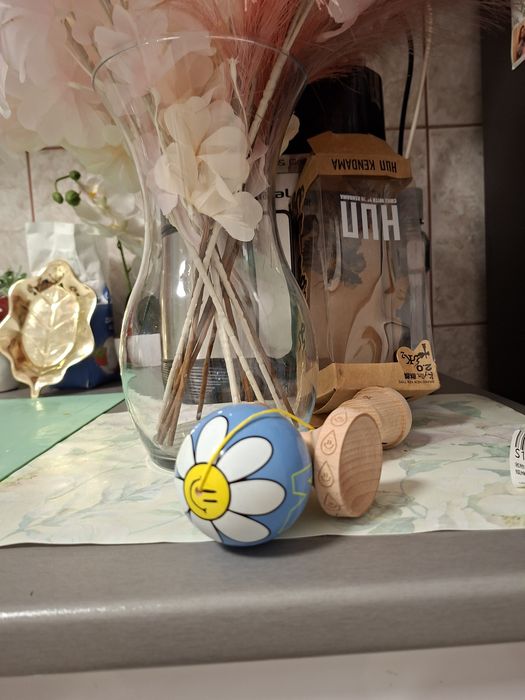 Vînd  kendama  originala