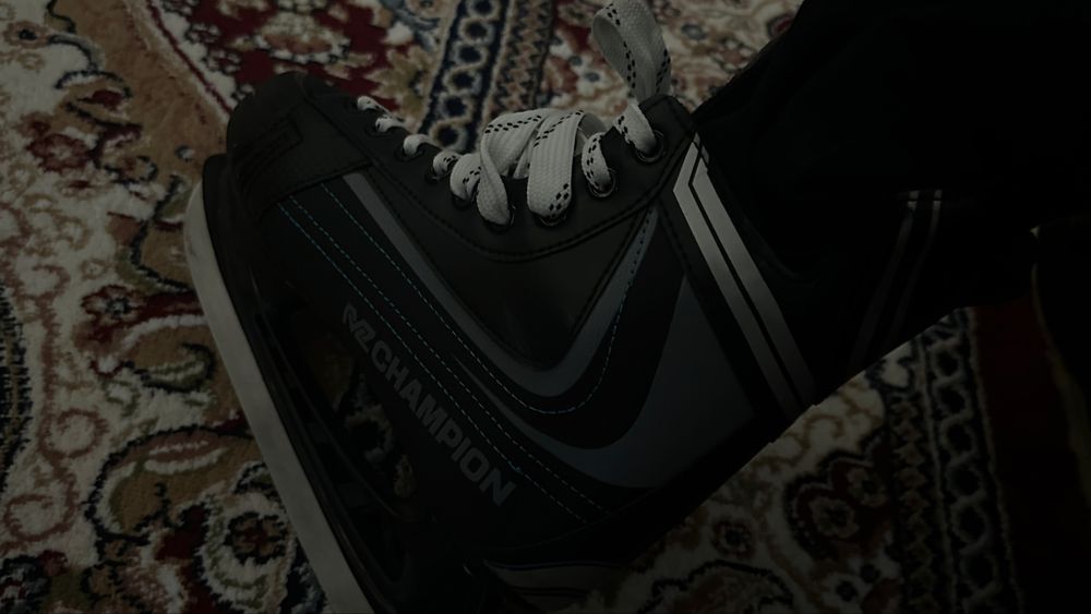 Продам новые коньки