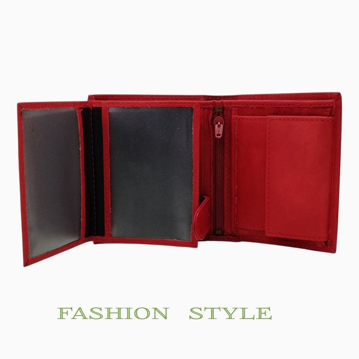 Малък червен и зелен портфейл от естествена кожа