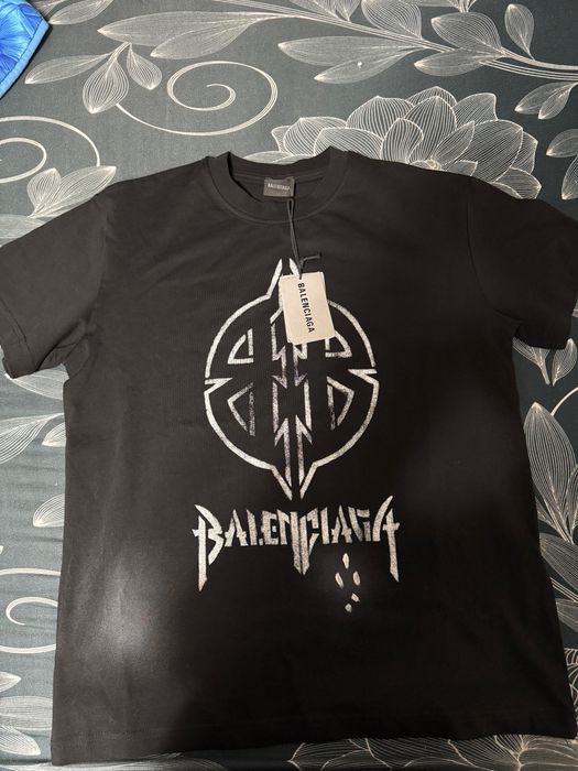 Vand tricou balenciaga