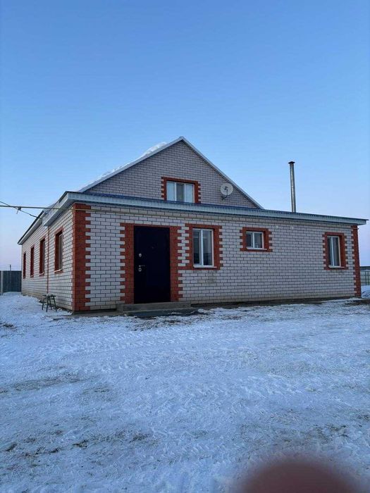 Мансард үй сатылады.