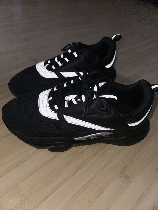 Vand adidasi Dior B22