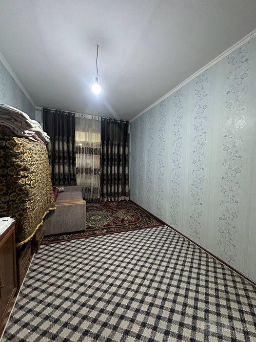 Kvartira sotiladi yangi bozor Hamrozni oldida 3xona 120 kvadrat skvazn