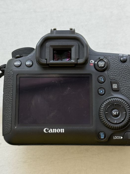 Продам фотоаппарат Canon 6d