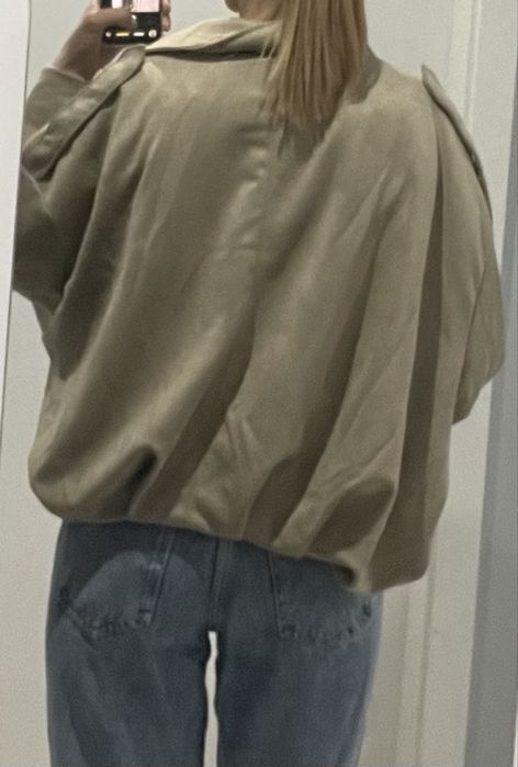 Бомбър яке в бежово размери XS и S