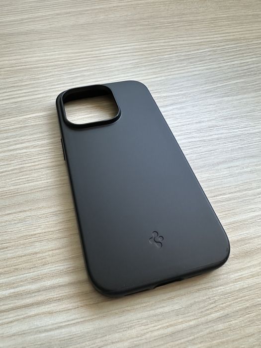 Vand Husa Spigen + Husa Gratis Iphone 14 PRO