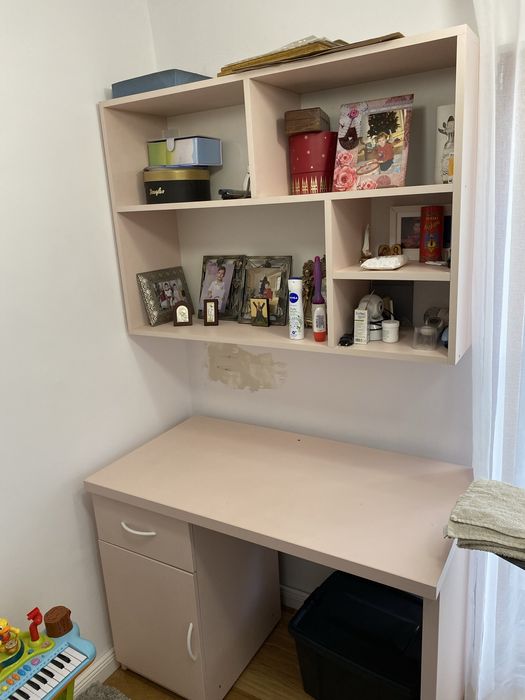 Dormitor copil roz somon