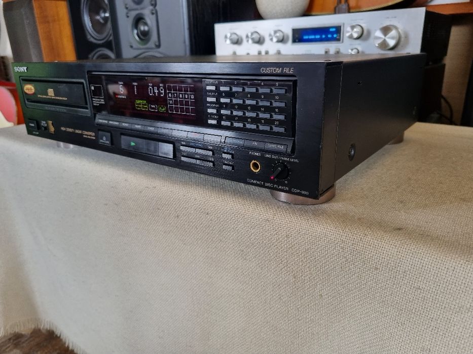 Sony CDP-990. Perfect functional. 18 Bit. Impecabil
