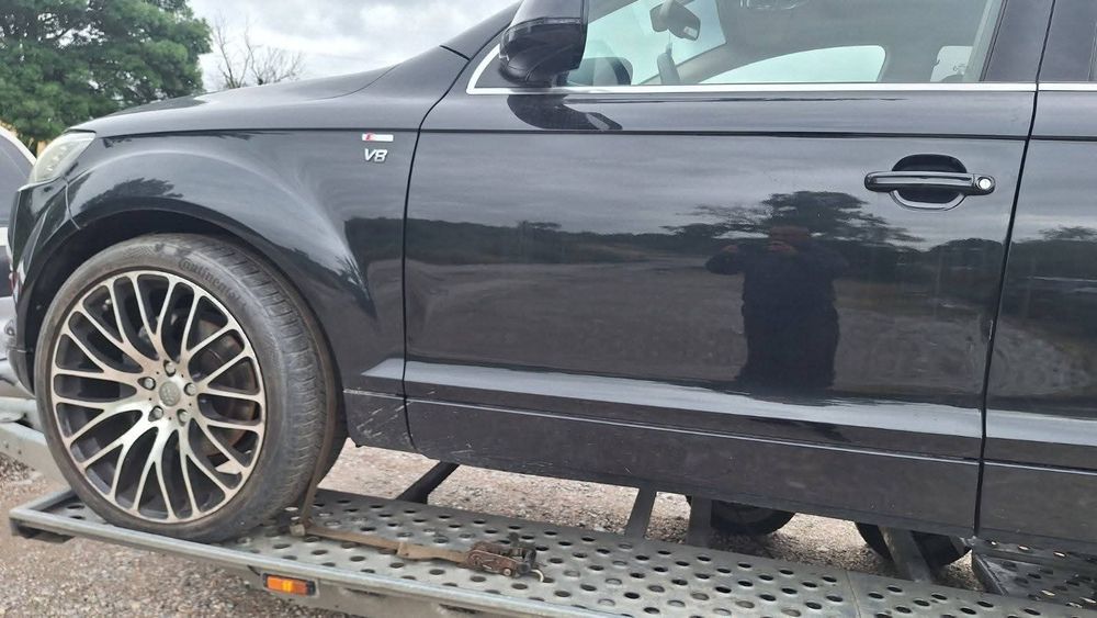 Audi Q7 4 2 TDI V8  ,326 к.с ,20 броя на части.