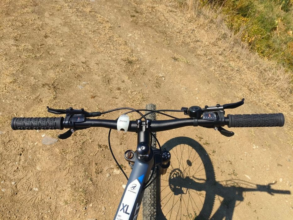 Vand bicicleta cu roti pe 29"