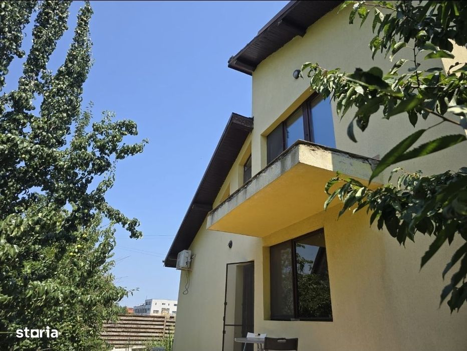 Casă cu 6 camere si 3 Bai