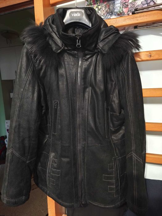 Scurta de dama din material piele intoarsa