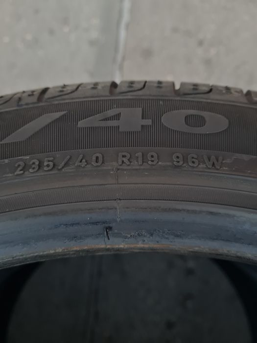 Летни гуми 2 броя PIRELLI Cinturato P7 235 40 R19 дот 1818