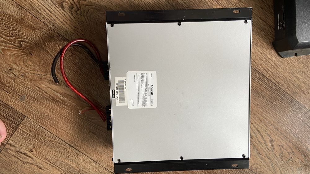 Усилитель продам 600w 200w