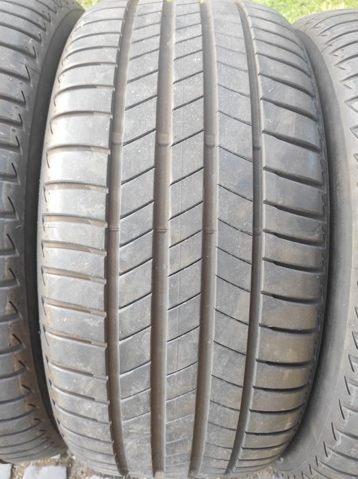 245/40/19 Bridgestone