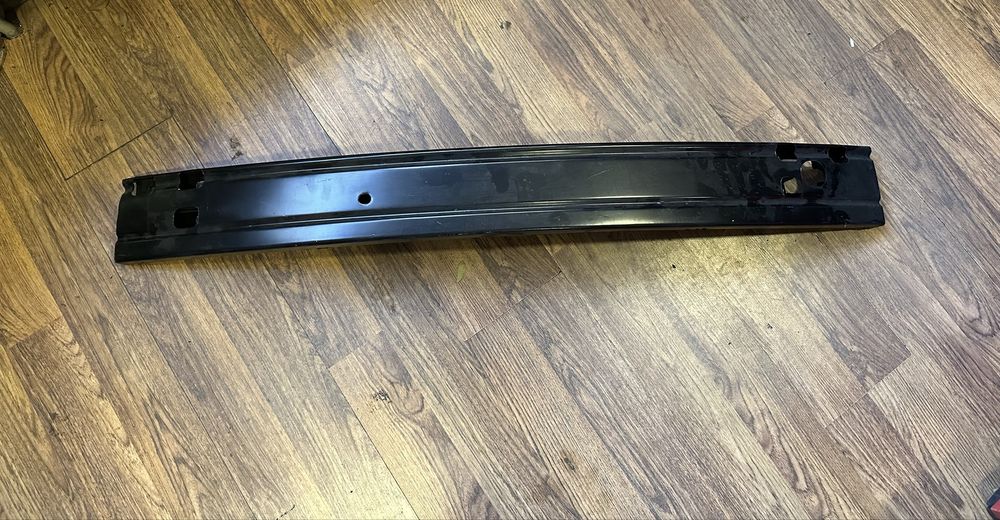 Усилитель переднего  бампера на Nissan Sentra