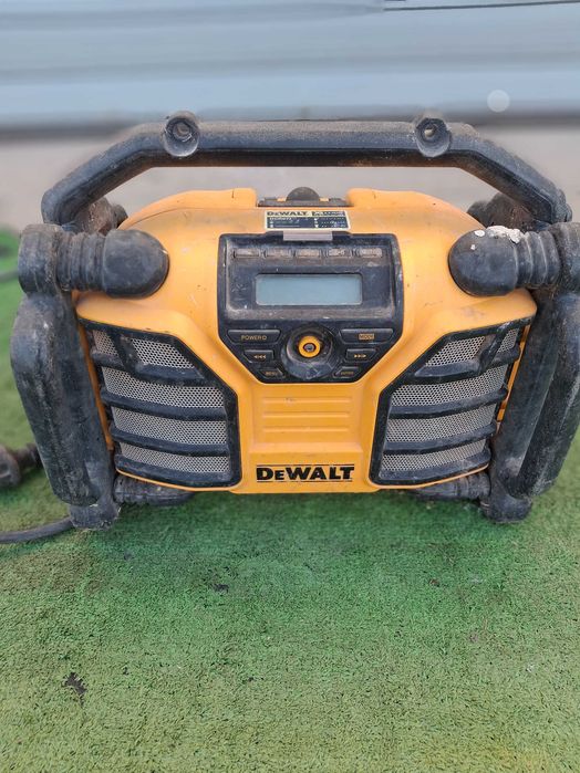 Акумулаторно радио DeWALT
