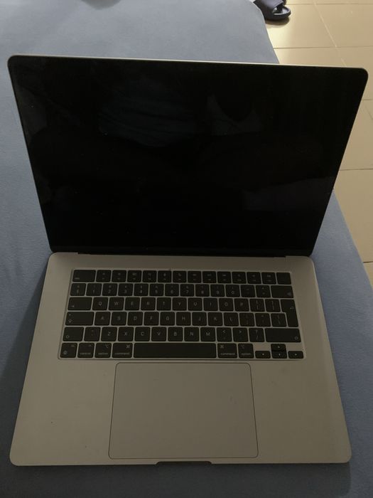 Vand Apple Macbook Air M2 15 inch