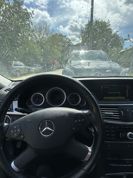 Vand mercedes e200 brak