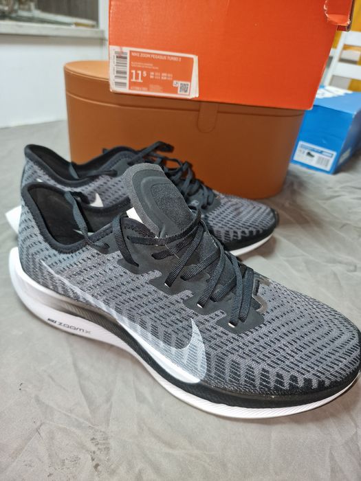 Кроссовки Nike, Hoka one one, Brooks