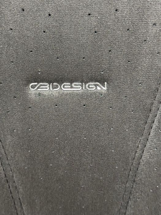 Продам чехлы на машину новые