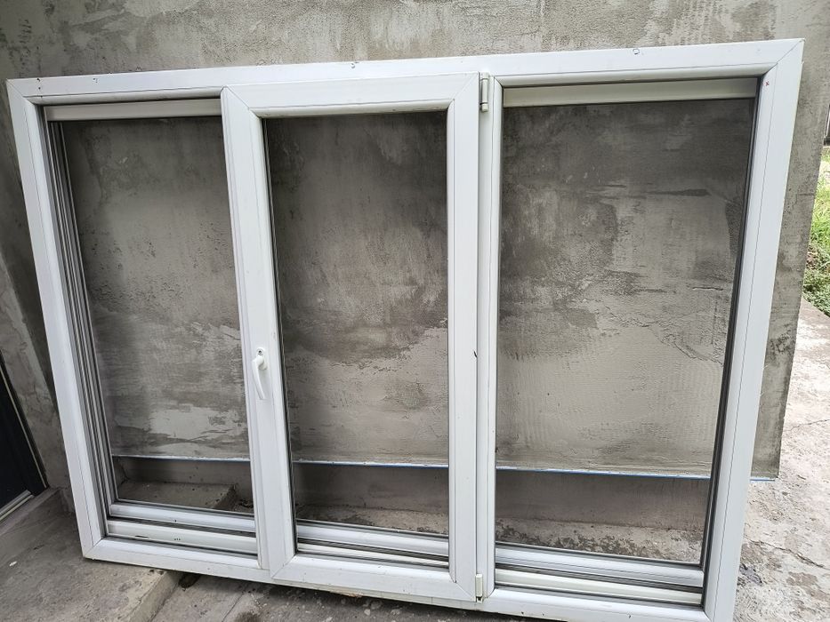 Vând 3 ferestre termopan PVC albe – dimensiuni mari (utilizate/second-hand)