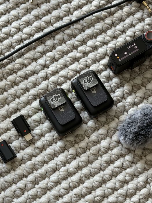 DJI Mic 2 Combo ca nou, 2 TX + RX, lavalieră RODE, căști JBL