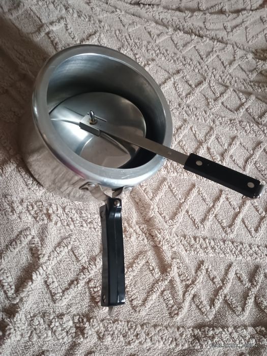 Тенджера под налягане