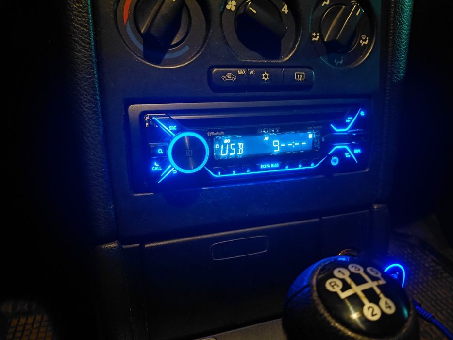 Продавам SONY MEX-N4200BT