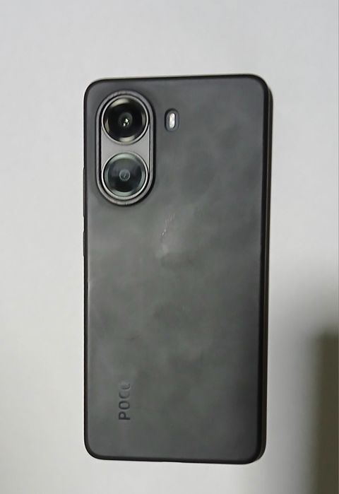 POCO X7 Pro  telefon idealni holatda