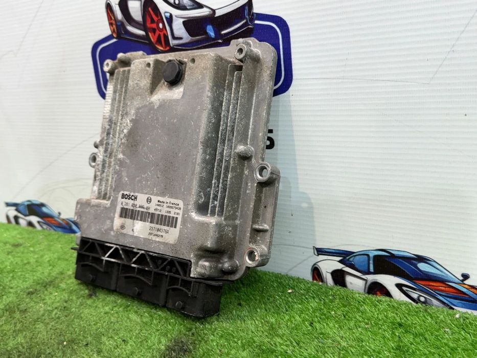 CALCULATOR MOTOR ECU RENAULT CAPTUR 1.5 DIESEL 2014 COD OEM 237104376R 2013-2017