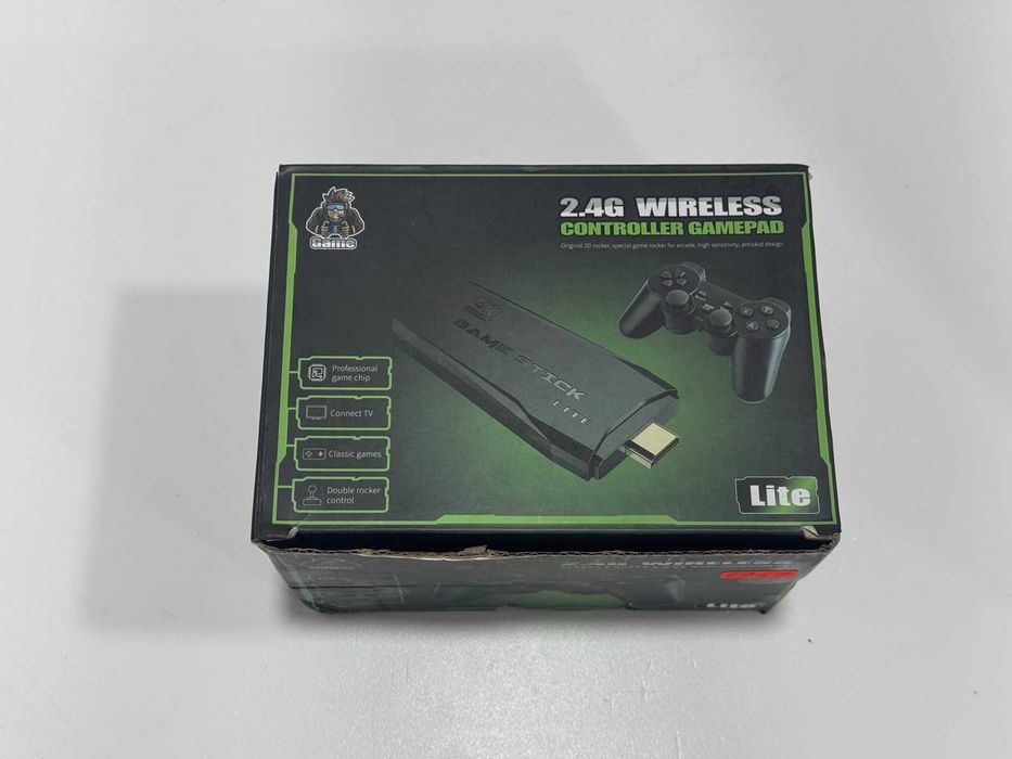 Ретро Конзола за игри / Флашка + 2 Джойстика